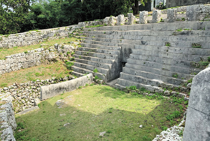 仲宗根豊見親の墓